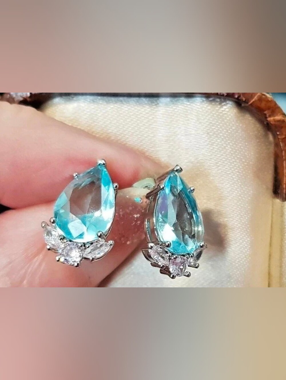 $8 Each Or Bundle 5/$20 Silver Teardrop Light Blue Crystal Stud Earrings